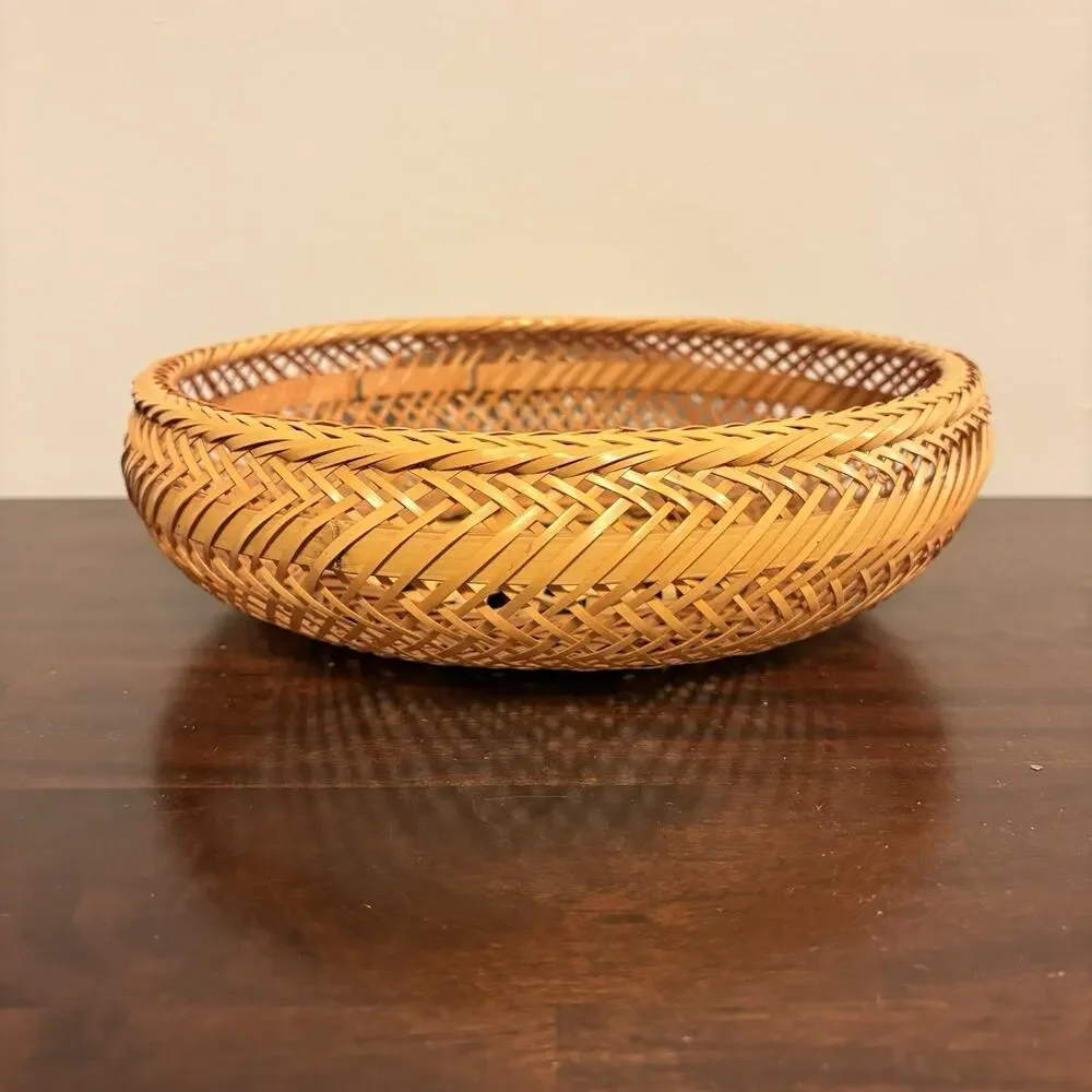 VTG MCM Woven Wicker Rattan Basket Boho Hand Woven Table Wall Decor 9.5” Japan